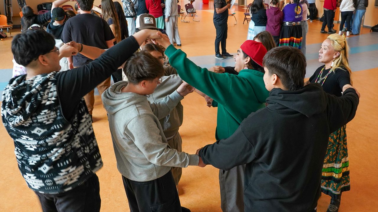 Yellowhawk hosts GONA at Nixyáawii to strengthen connections
