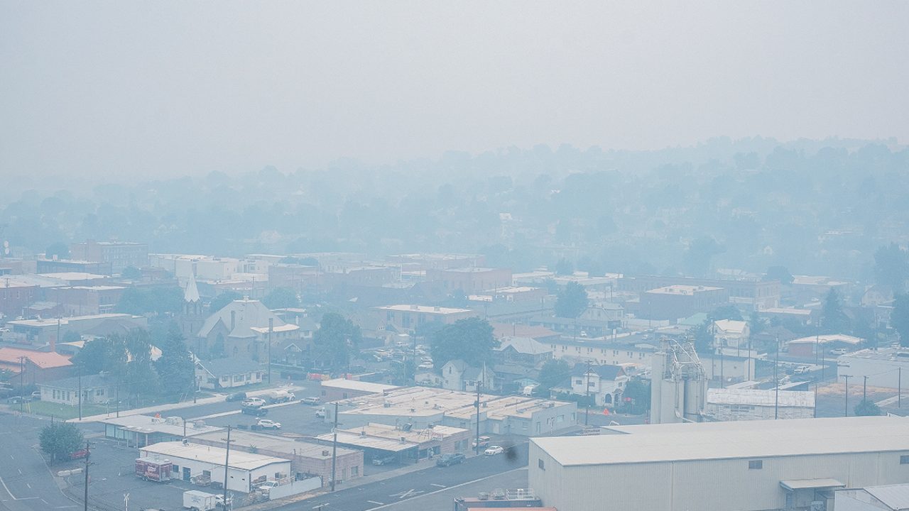 Community rallies as wildfires spread